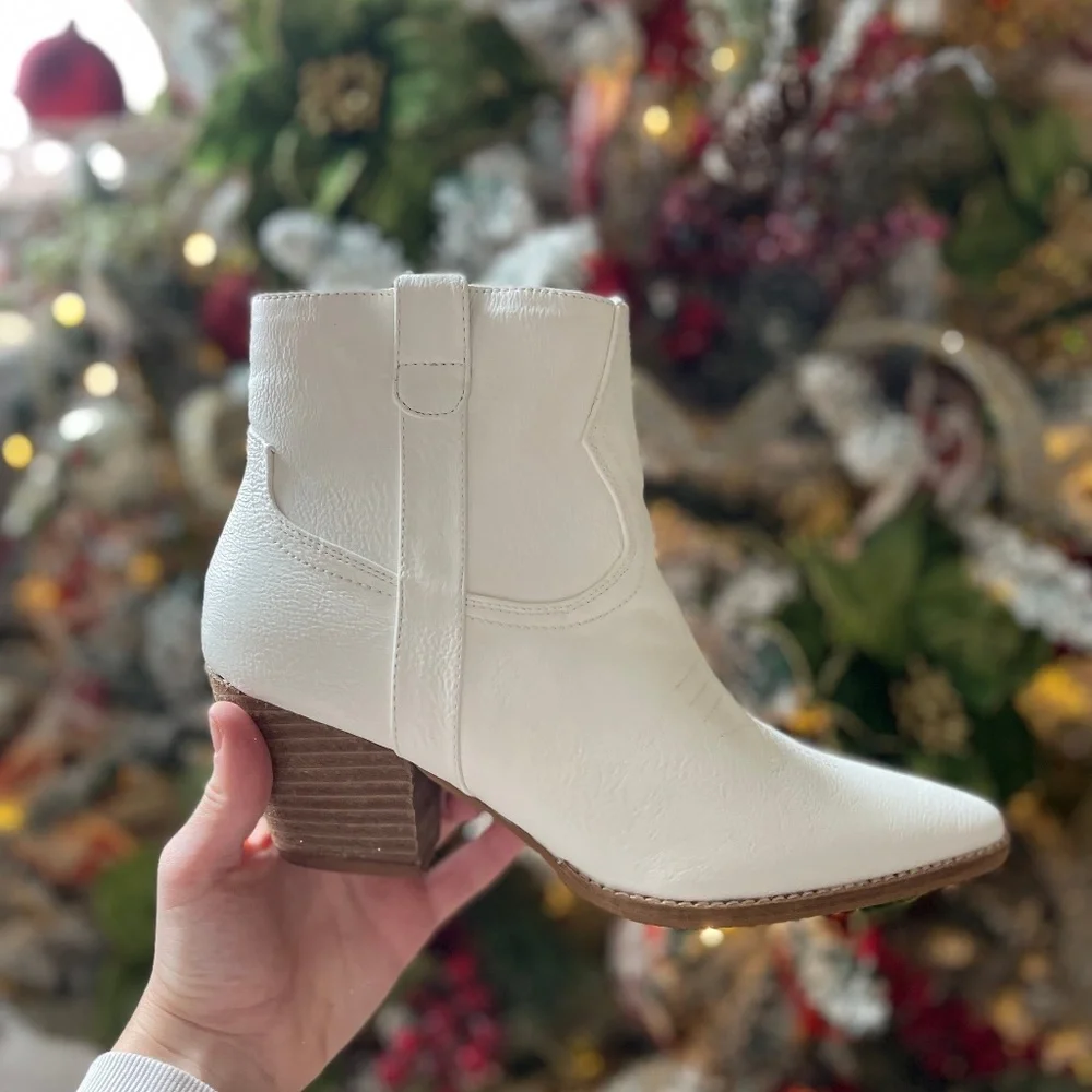 NWT White Western Cowgirl Boots - Picture 2 of 3